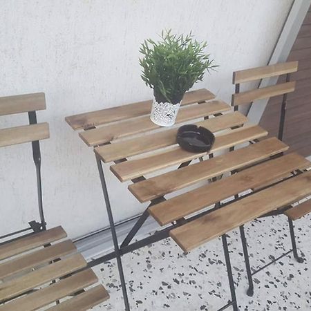 לריסה Apartment In The Heart Of The City 5 מראה חיצוני תמונה