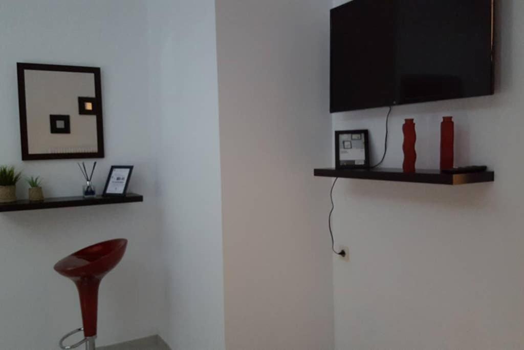 לריסה Apartment In The Heart Of The City 5 מראה חיצוני תמונה