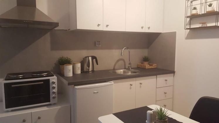 לריסה Apartment In The Heart Of The City 5 מראה חיצוני תמונה